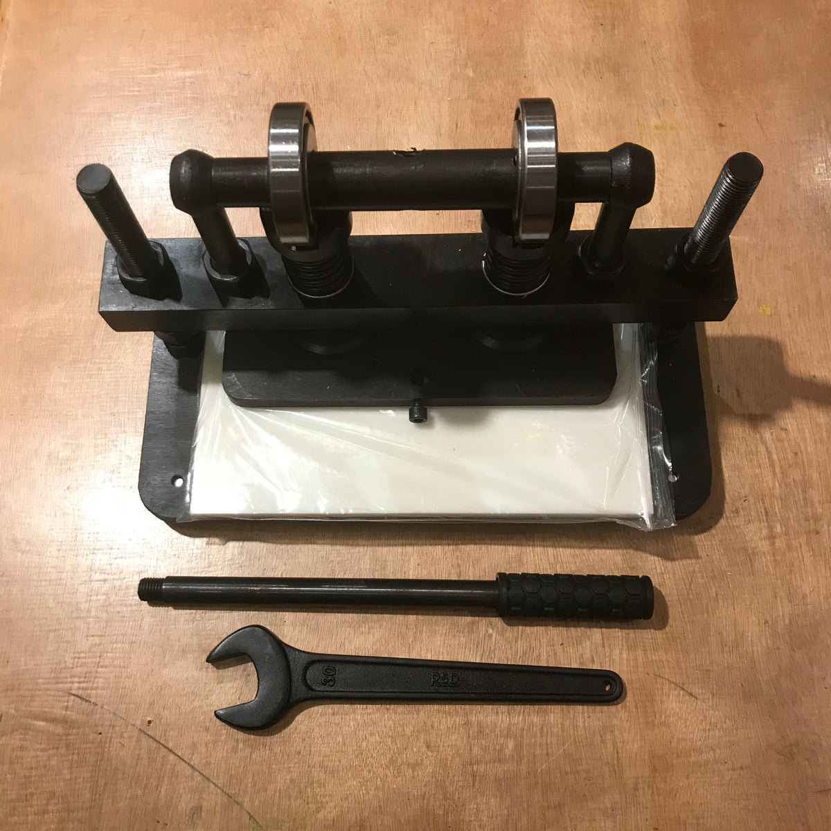 Die Cutting Press for leather cutting, embossing Desktop Version LW