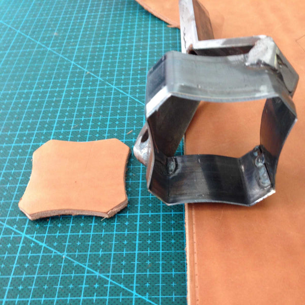 ＊オーダーページ③＊ 特注型抜き 卯 オーダーメイド型抜き ー 革の加工、紙の加工 – LW CUSTOM WORKS